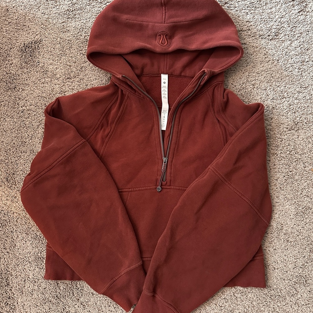 Lululemon Scuba cropped half zip